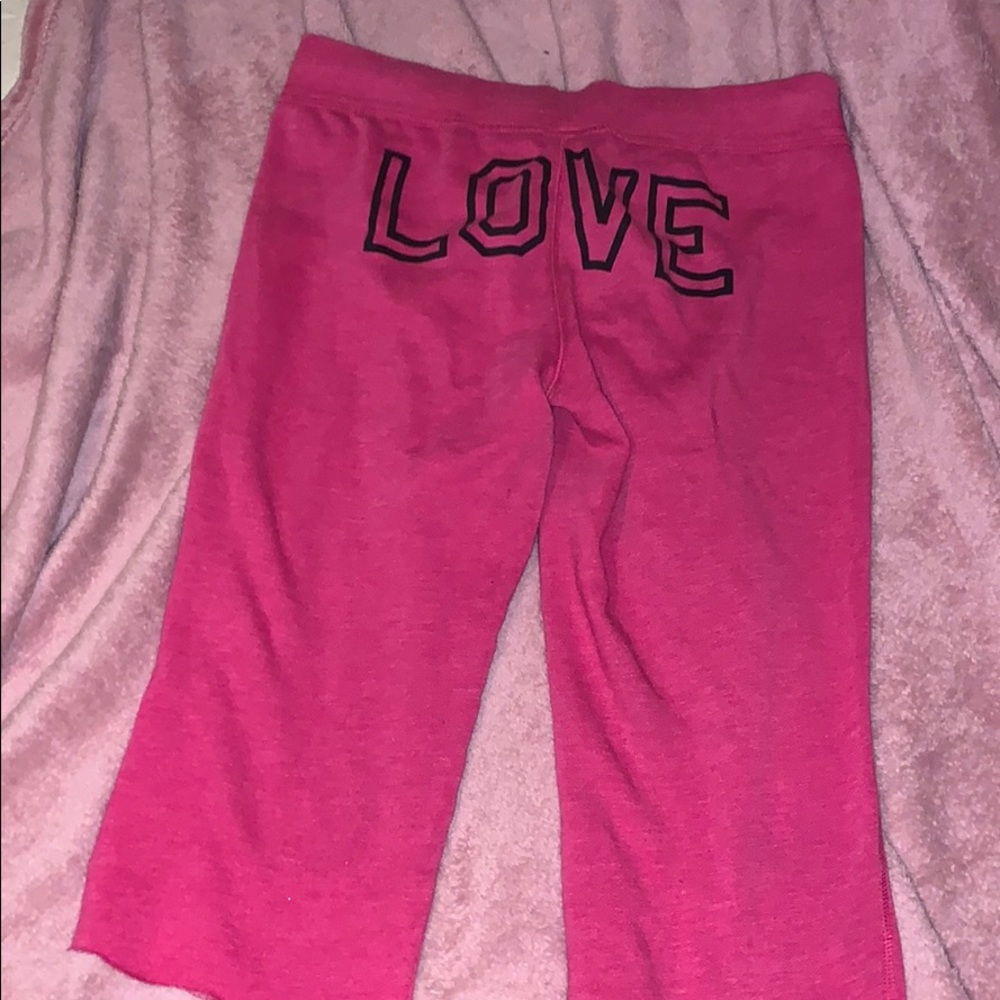 Capri sweats like new w / “Love” on bottom